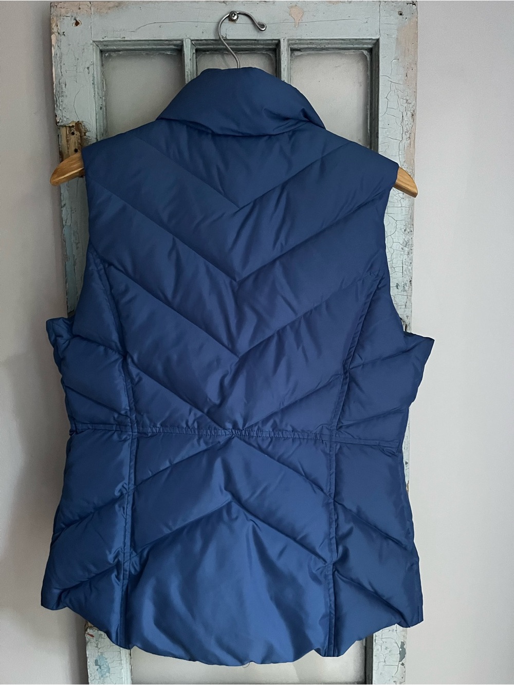 J. Crew women’s Quilted Navy Puffer Vest - Picture 4 of 6